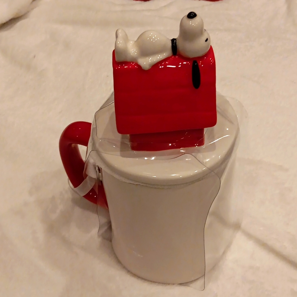 PEANUTS, Rae & Dunn - Snoopy "Happiness is Home" mug with lid, red and White - Picture 5 of 6